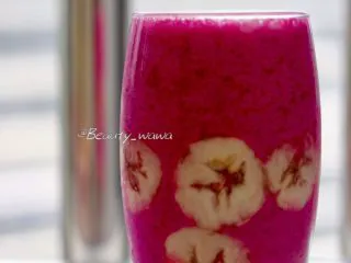 送你一杯好喝又美丽的思慕雪,大粉色，有点艳俗，但是好喝