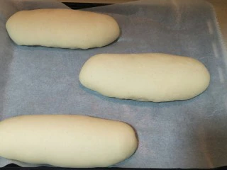 蒜香香肠热狗面包,发酵完成。