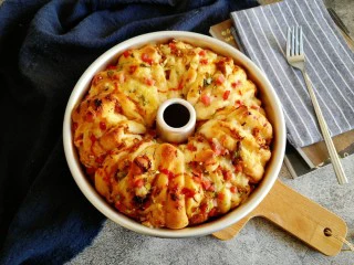 手撕海苔肉松面包,完成啦~