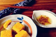 椰香凉糕制作秘籍(让您轻松做出口感细腻的美食佳品)