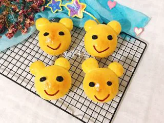 南瓜卡通面包,出炉,美美哒😁😁