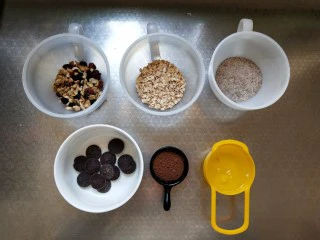 巧克力蛋白棒,准备好所有食材