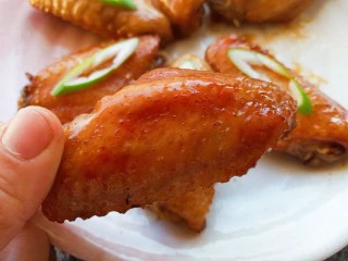 最简单的黑胡椒烤鸡翅,成品