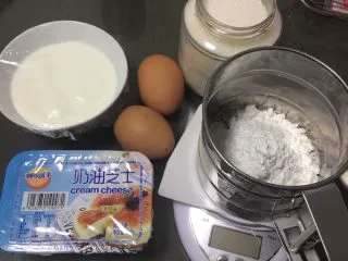 酸奶乳酪蛋糕,所有材料清单。