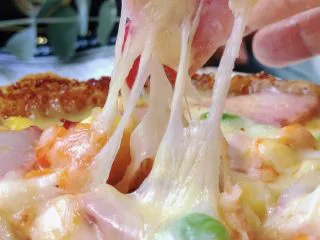 无需烤箱❗平底锅搞定菠萝披萨,还拉丝