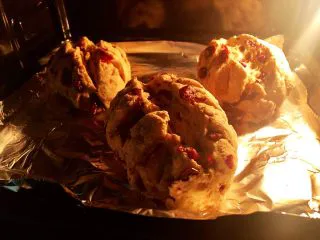 蔓越莓全麦面包,12.继续烘烤15分钟