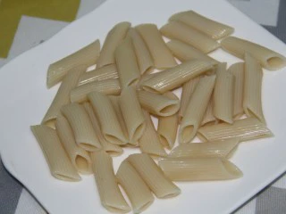 番茄鸡蛋通心粉,通心粉盛出