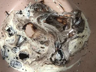 梦龙脆皮盒子,搅拌融化。