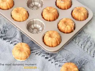  软萌甜紫米面包,成品图