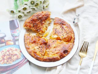 酥到掉渣的爆浆奶香芝士红薯饼,做法无敌简单。