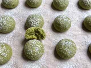 法式抹茶莎布雷酥球,酥,真心好吃。