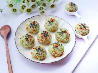 西兰花肉松芝士饭团,成品。