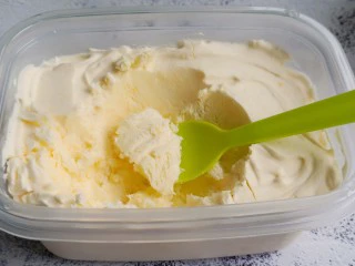 自制无冰渣版的冰激凌,哇!美美哒可以享用了。无冰渣、香浓顺滑。