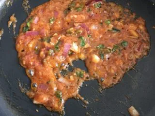 自制美味意大利面,面酱烧出小泡泡停火