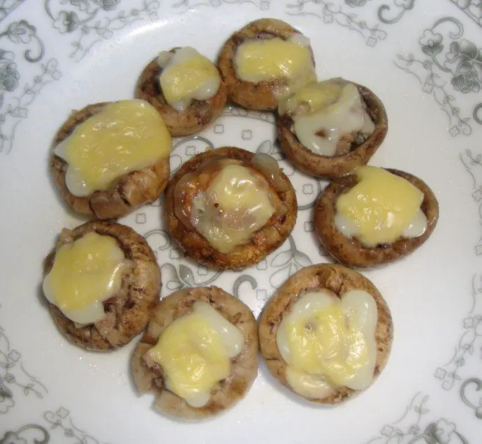 乌克兰：奶酪焗鲜蘑