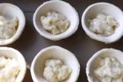 用无奶油做出美味香蕉蛋挞(健康美味,轻松DIY)