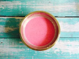 少女心爆棚+火龙果牛奶小方,搅拌均匀至无颗粒状态