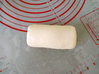 中种北海道吐司,纵向卷起