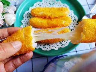 脆皮山药奶酪棒～健脾养胃还补钙,拉丝效果很不错啊！