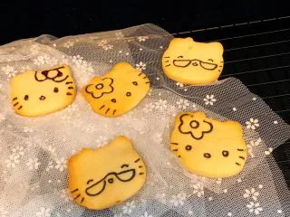 可爱KT小饼干,来个全家福👪