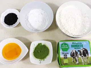 猕猴桃造型饼干,准备好需要的食材。