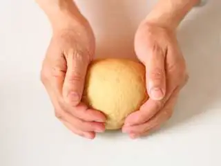 中式点心红糖夹心馒头,直到将面团揉的非常光滑