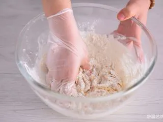 【烘焙配方】经典广式月饼,再用手抓捏成团(手套一次性手套)