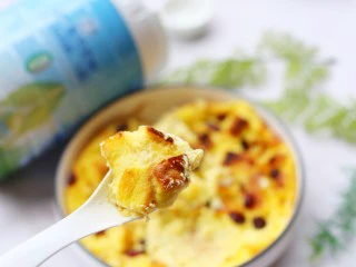 酥脆软滑的蛋奶吐司布丁,来一口~