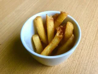 薯条的N种吃法,这时候薯条应该好了,看,金灿灿!放一旁凉快去!