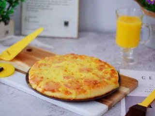 杂蔬火腿肠披萨,成品图