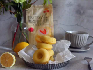 柠檬玛德琳甜甜圈,相当赞。