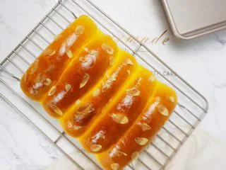 南瓜泥黄金软排包,成品