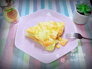 蜜瓜蔬果披萨,一张漂亮香甜可口的蜜瓜蔬果大披萨就上桌了!