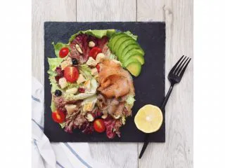 三文鱼鸡胸牛油果沙拉,成品图～