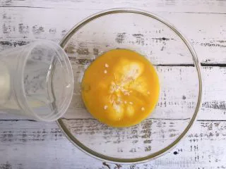 蔓越莓蛋糕卷,加入玉米油