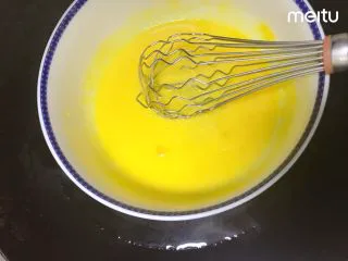 0黄油酸甜香橙磅蛋糕,隔热水乳化温度不宜超过40度