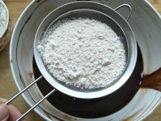 抹茶奶酪慕斯核桃布朗尼（8寸）,过筛85g低粉