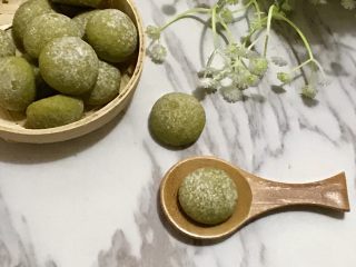 法式抹茶莎布雷酥球,成品。
