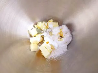 蔓越莓黄油曲奇,加入三分之一鸡蛋清