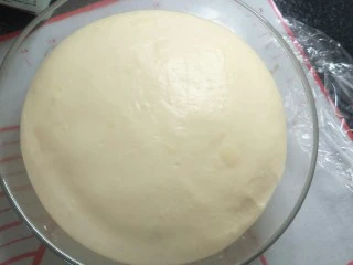 超软拉丝北海道土司(2个),发酵好后的样子的样子,两倍大手指戳下不回弹