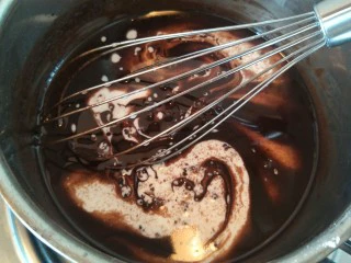 十分优秀de巧克力戚风蛋糕,加入105g牛奶🥛