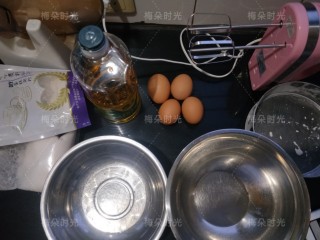 唐草彩绘蛋糕卷,准备好所需食材和工具。