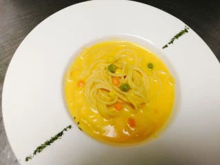 胡萝卜浓汤意面,颜值在线