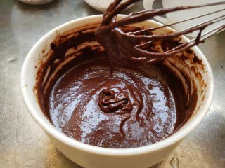 巧克力蛋白棒,充分搅拌均匀