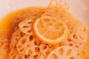 新鲜藕片搭配柠檬爽口鲜美，绝对让你爱不释口！（新鲜藕片搭配柠檬爽口鲜美，绝对让你爱不释口！）