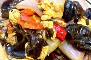 美食天下——圆葱木耳的健康烹饪（以家常菜为主，简单易学，健康美味）