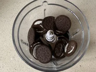 奥利奥木糠杯,饼干去除夹心部分