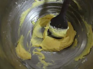 巧克力豆玛格丽特饼干,翻拌均匀即可