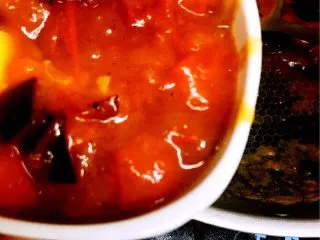 酸甜 & 辛辣 & 劲道 的意大利面,盛出意大利面酱。