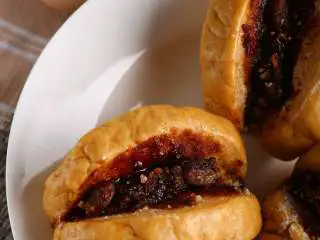 中式点心红糖夹心馒头,红糖馒头一般可以放到三五天,做一次可以多做几个,放到冷藏或者冷冻,想吃的时候放锅里蒸一下即可